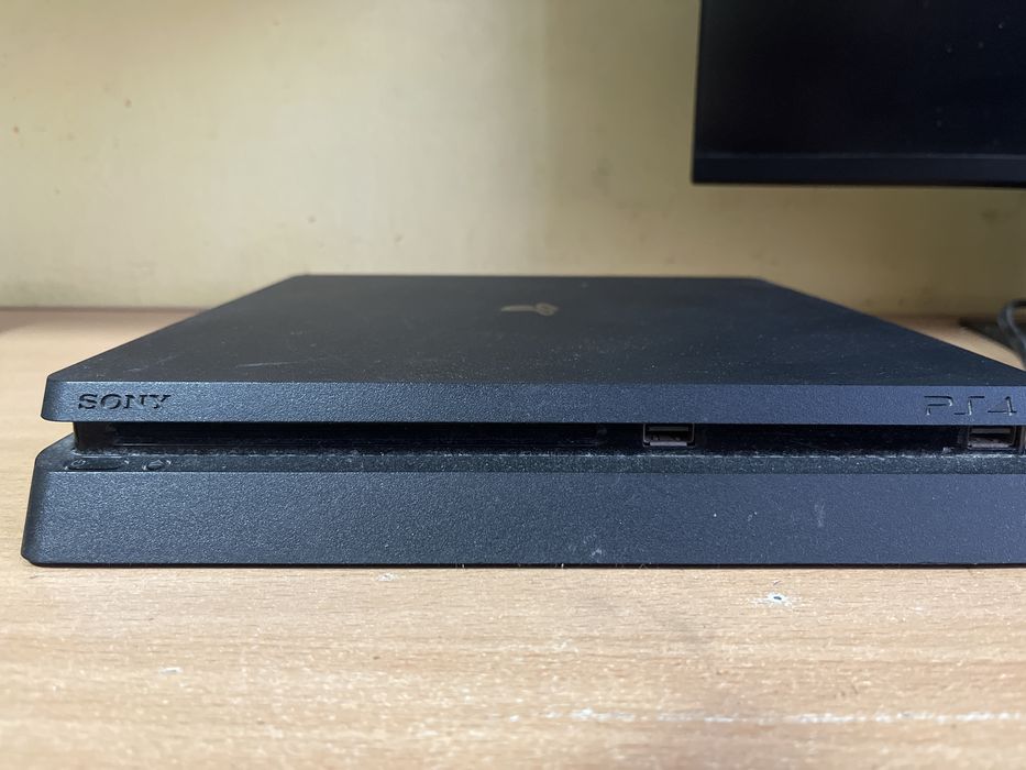 playstation 4 slim