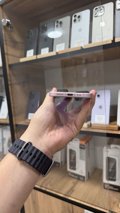 iPhone 15 256GB