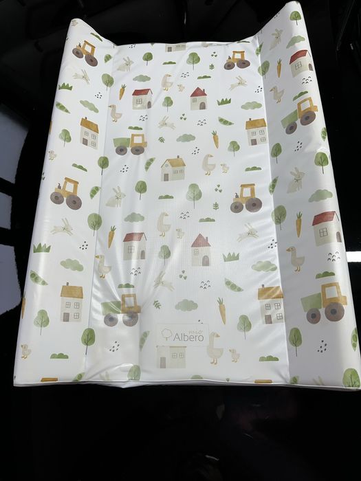 Masa pentru infasat de perete rabatabila cu perna