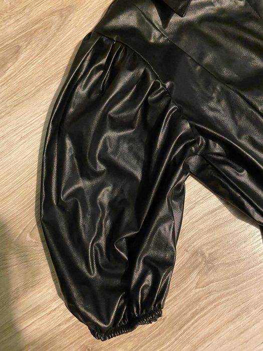 Черна кожена рокля