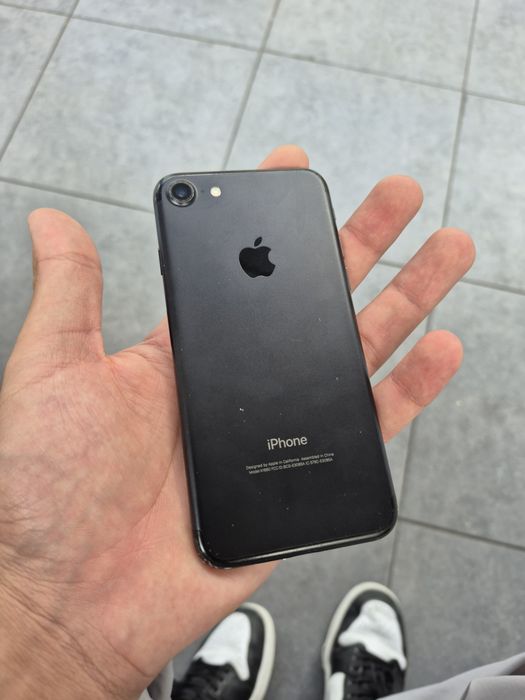 Продам IPhone 7 32 gb