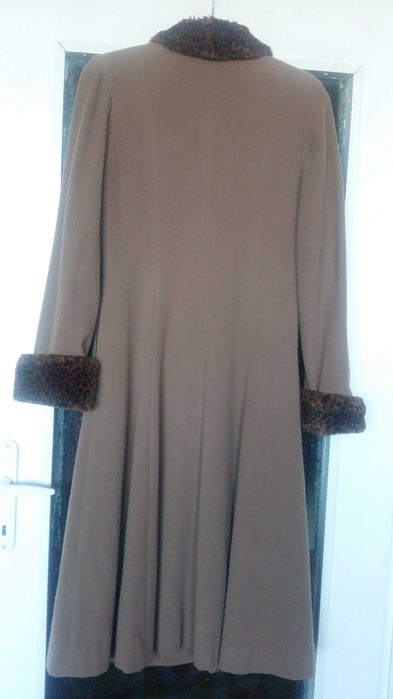Палто от кашмир бежово