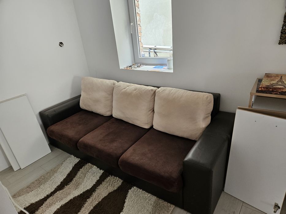 2 бр дивани първият се разтяга  има и ракла размери 250/ 95 втория 220