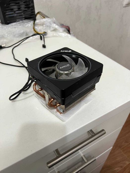 Кулер AMD башенный, 4 теплотрубки, с подсветкой