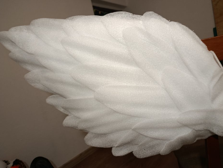 Белые крылья купидона