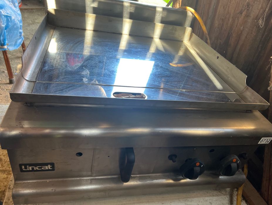 Grătar profesional Lincat OG7203/N cu plită cromată