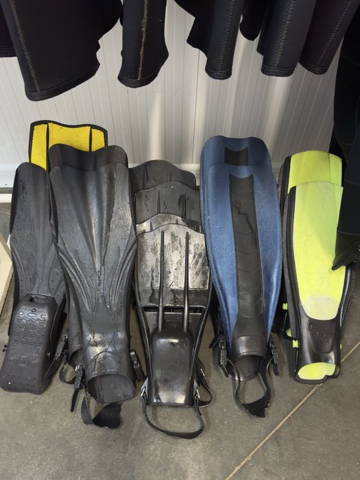 Lot echipamente scufundari Soprasub — costume, detentor, botosi, labe