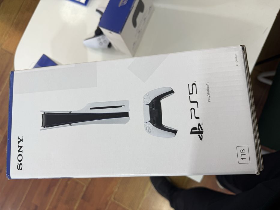 PS5 (1TB) Slim+ Disk (+yangi ochilmagan joystik, +yangi zaryadnik)