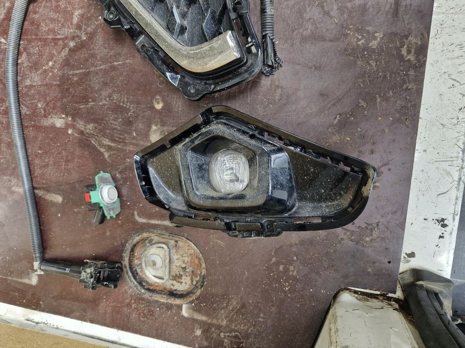 Grila proector Toyota rav4 2024