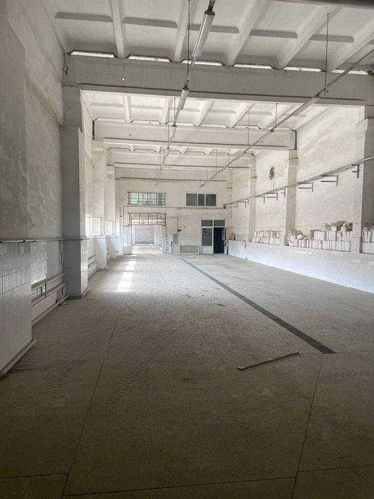 Бектемирский р-н ул.Олтин Топган,Куйлюк Базар склад 816 м2 офис 500 м2