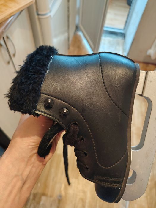 Продам Коньки детские