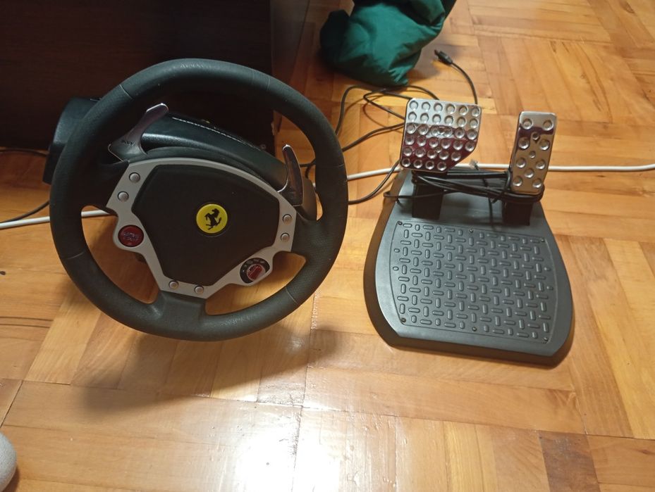 Volan cu pedale Thrustmaster Ferrari F430