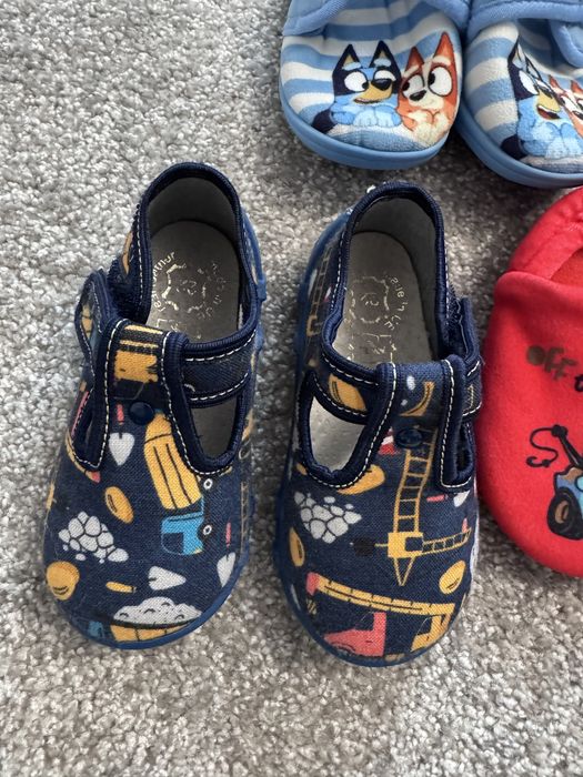 3 чифта бебешки пантофи