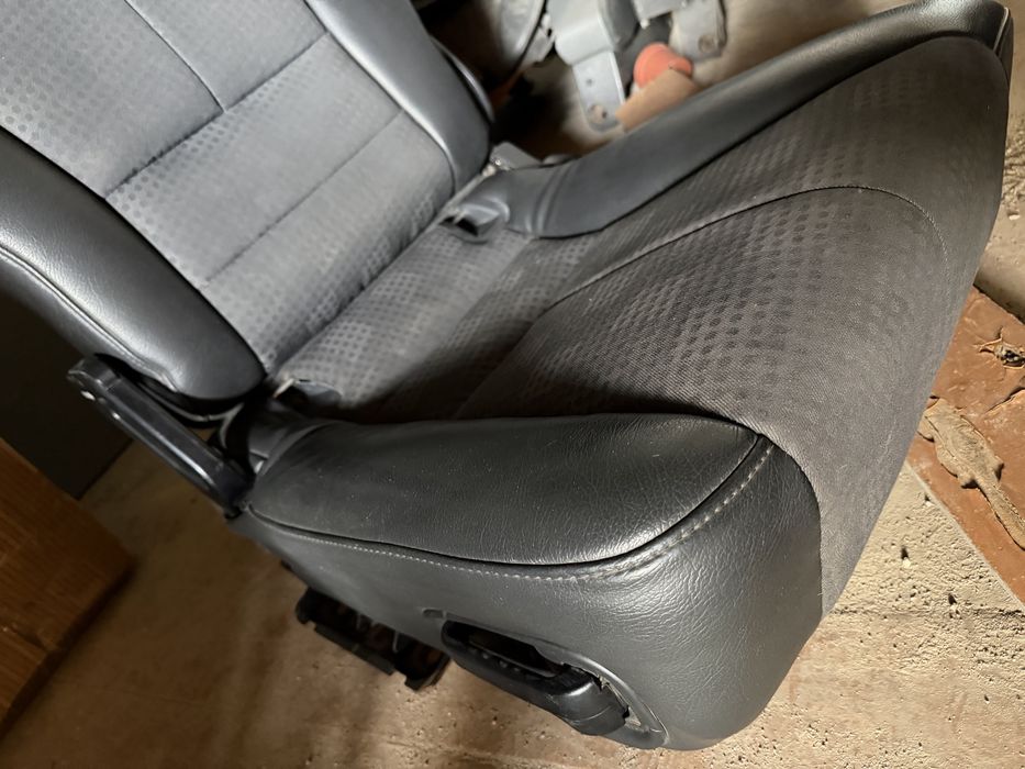 Продам сиденья Мерседес ML w163