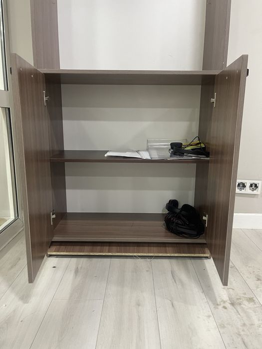 Шкаф для офиса,можно даже для дома