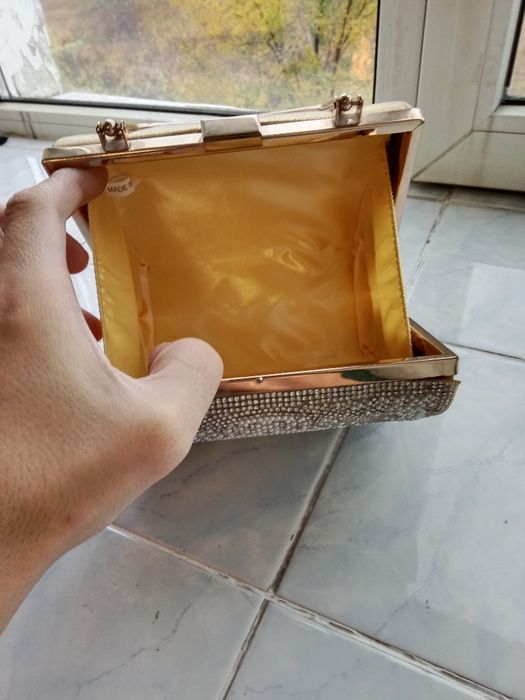 Новая сумочка со стразами