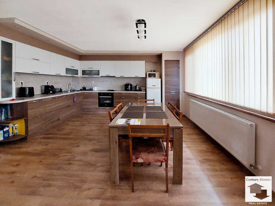 Продава се Четиристаен апартамент в Велико Търново, Център - 136 кв.м за 2028 €/кв.м - Снимка #3