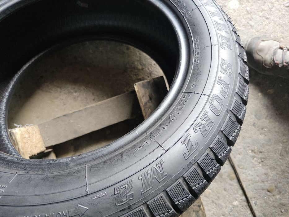 2 anvelope iarna 205 60 15 Dunlop 7.4mm