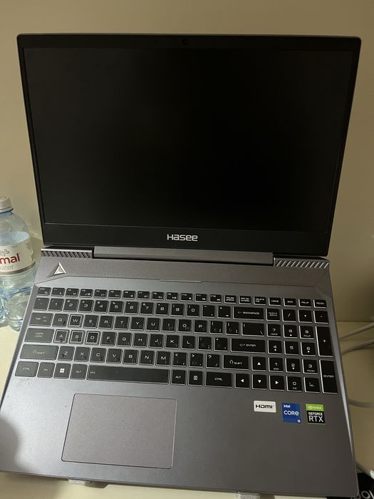 Китайский ноутбук Hasee