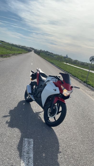 Honda cbr125r 2012