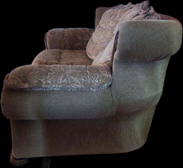 Продается диван. Мягкая мебель