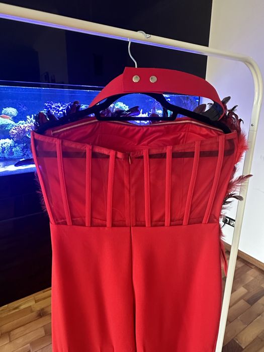 Елегантен гащеризон с пера