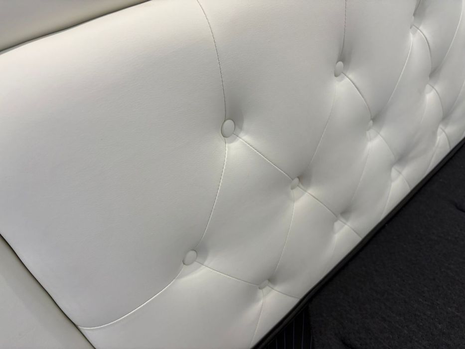 Срочно продам кровать без матраса !