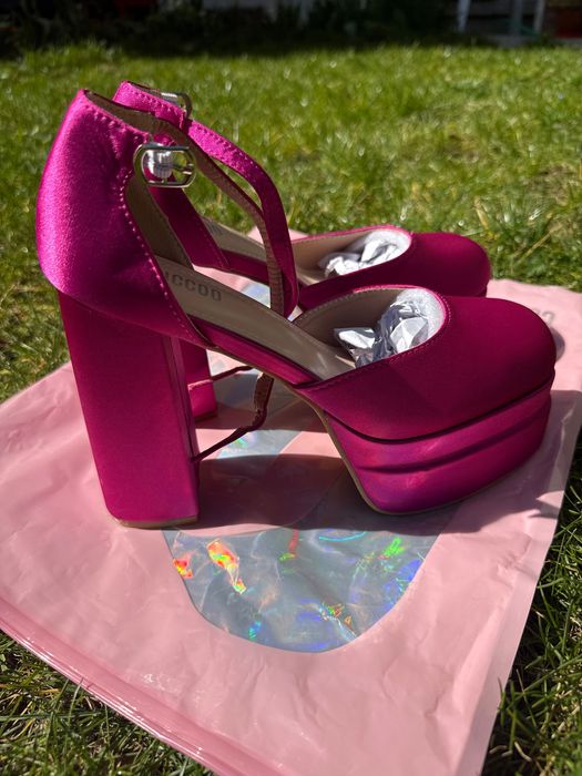 Дамски Hot Pink сатенени токчета Cuccoo / Чисто нови