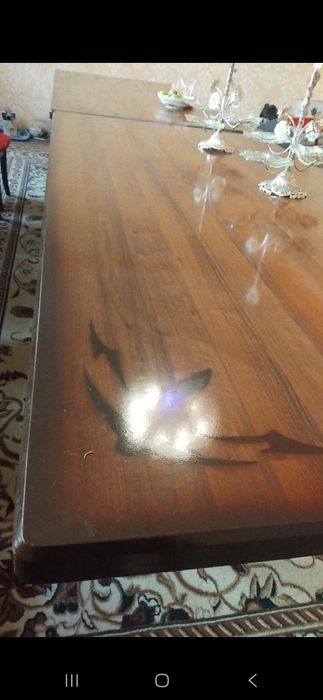 Стол  и  стулья.