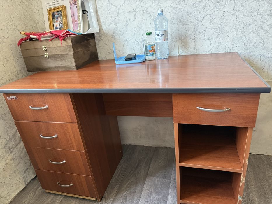 Стол для учебы, для компьютера