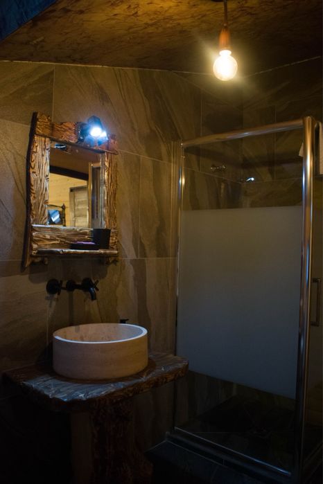 Cabana rustic cu 4 camere,ciubar si sauna