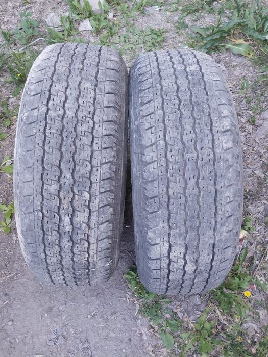 2 шины Bridgestone 265 65 R17.