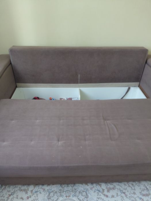 Срочно продам диван