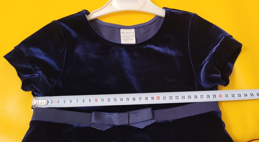 Шикарное платье под бархат на 5-6 лет