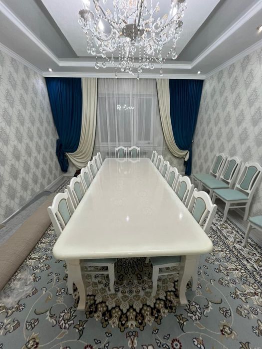 Продам стол с стульями 20 штук