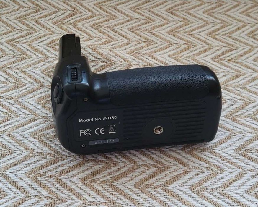 Nikon ND80 Multi Control Battery Grip pentru modele D80, D90