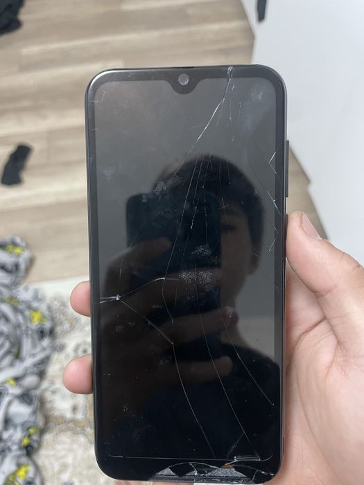 продам телефон работает срочно 8к