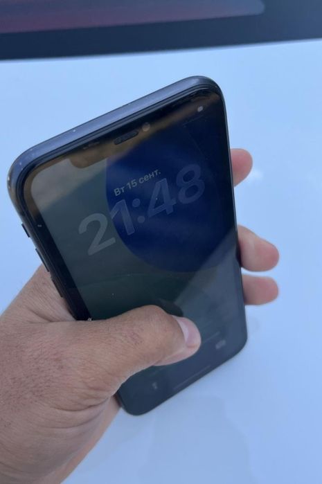 Продам телефон iPhone 11