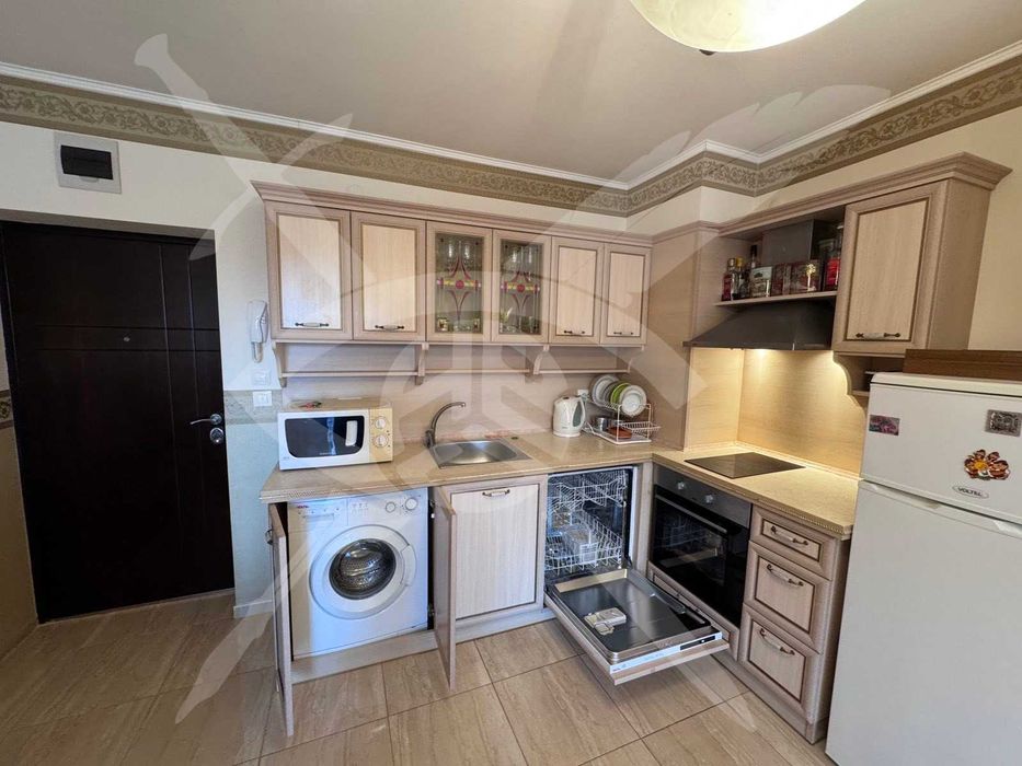 Продава се Тристаен апартамент в София, Хладилника - 82 кв.м за 1659 €/кв.м - Снимка #5