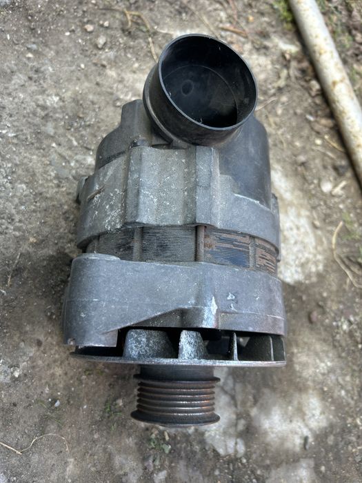 Продам кпп и генератор на бмв