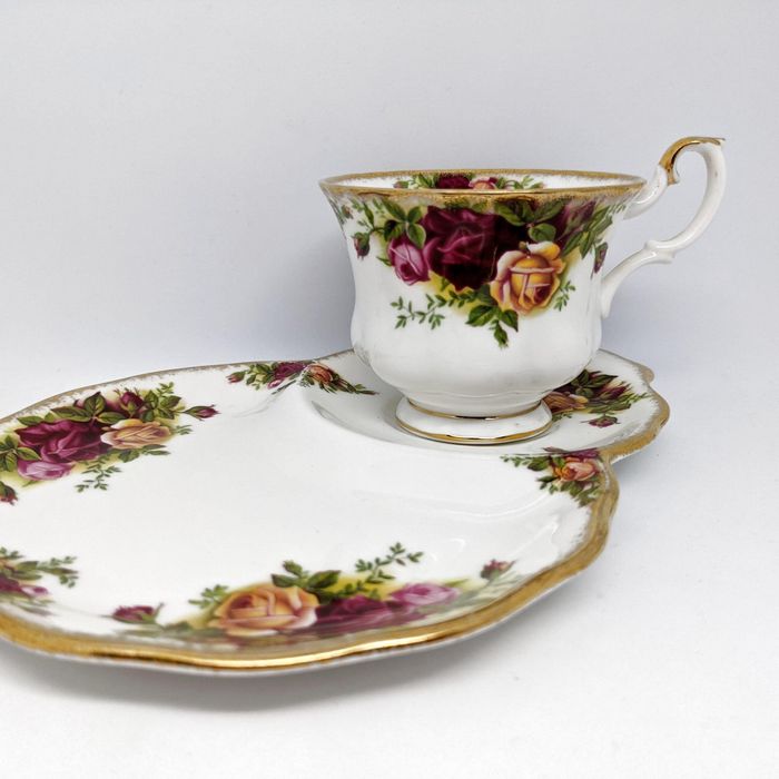 Royal Albert Old country roses тенис сет за кафе с бисквити или кекс