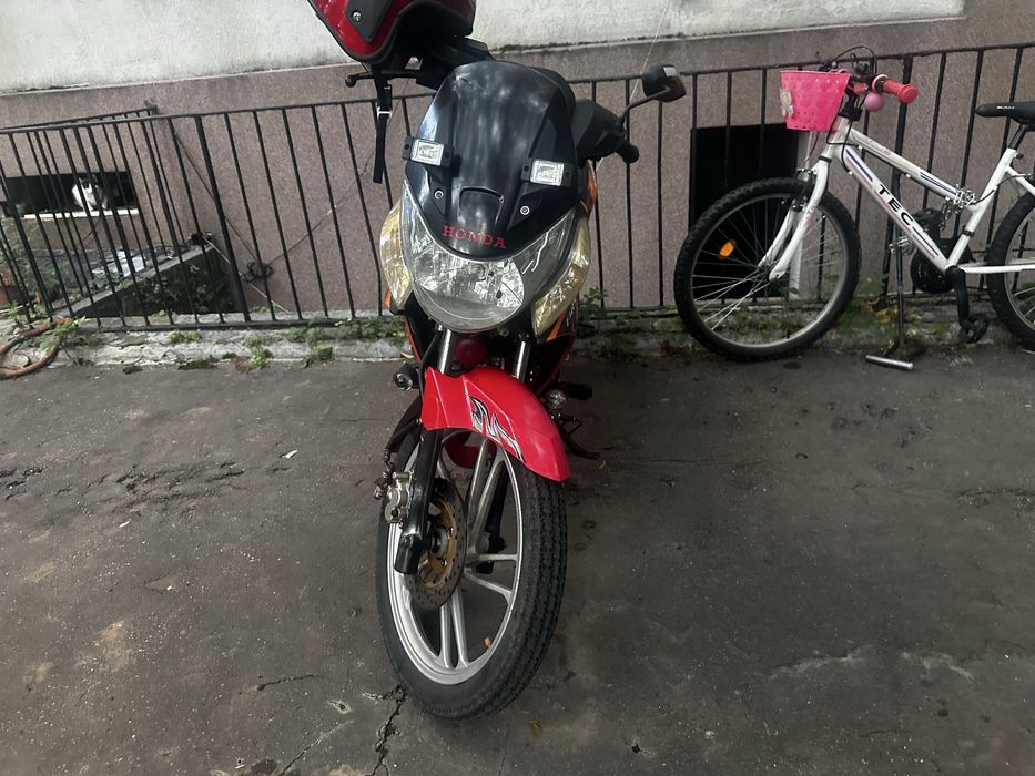 Vand scuter first bike de 50cc cu 4 viteze