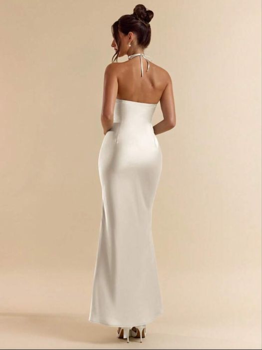 Елегантна сатенена рокля