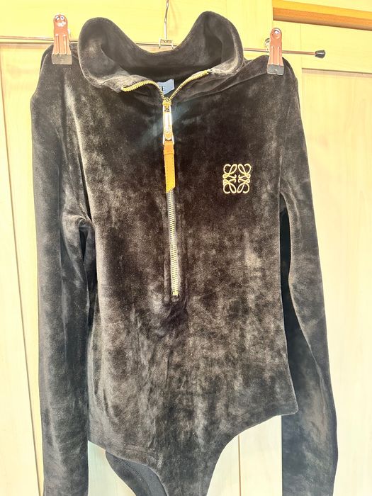 Черно велурено боди