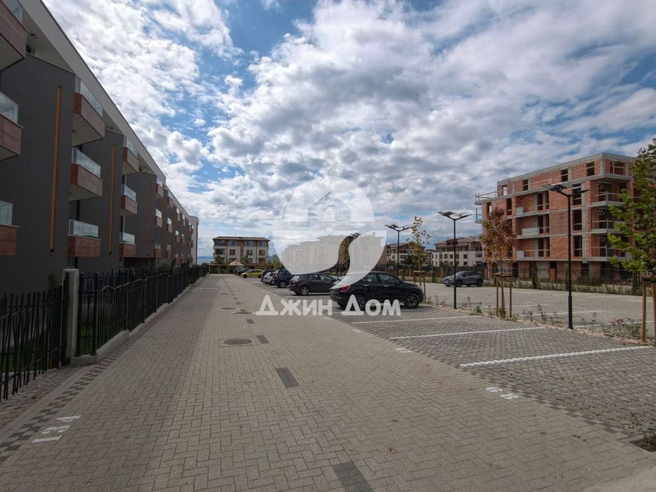Двустаен апартамент с ПАРКОМЯСТО в кв. Сарафово, гр. Бургас