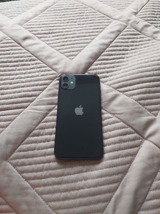 Продам Айфон 11 состояние отличное