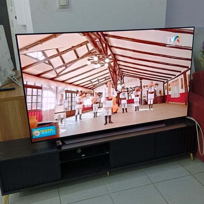 Mobila , frigidere , televizoare si accesorii moderne.