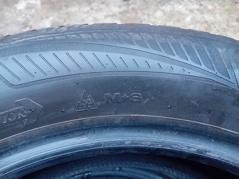 Anv 215 60  r17 Goodyear