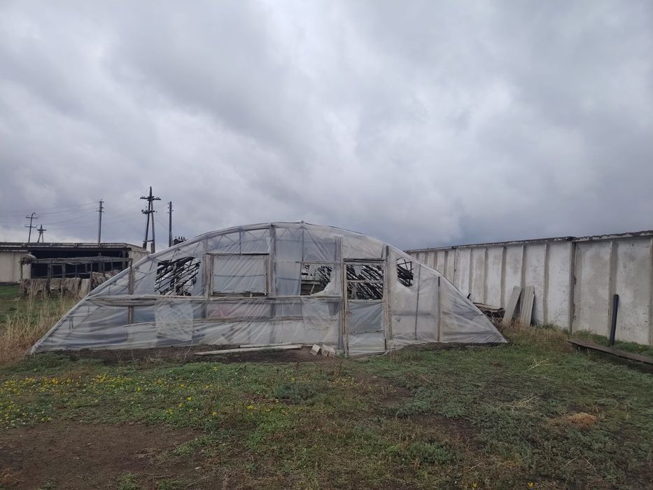 Продам теплицу за городом