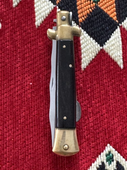 Cuțit stileto Italia anii 60-70 lamă model Kris